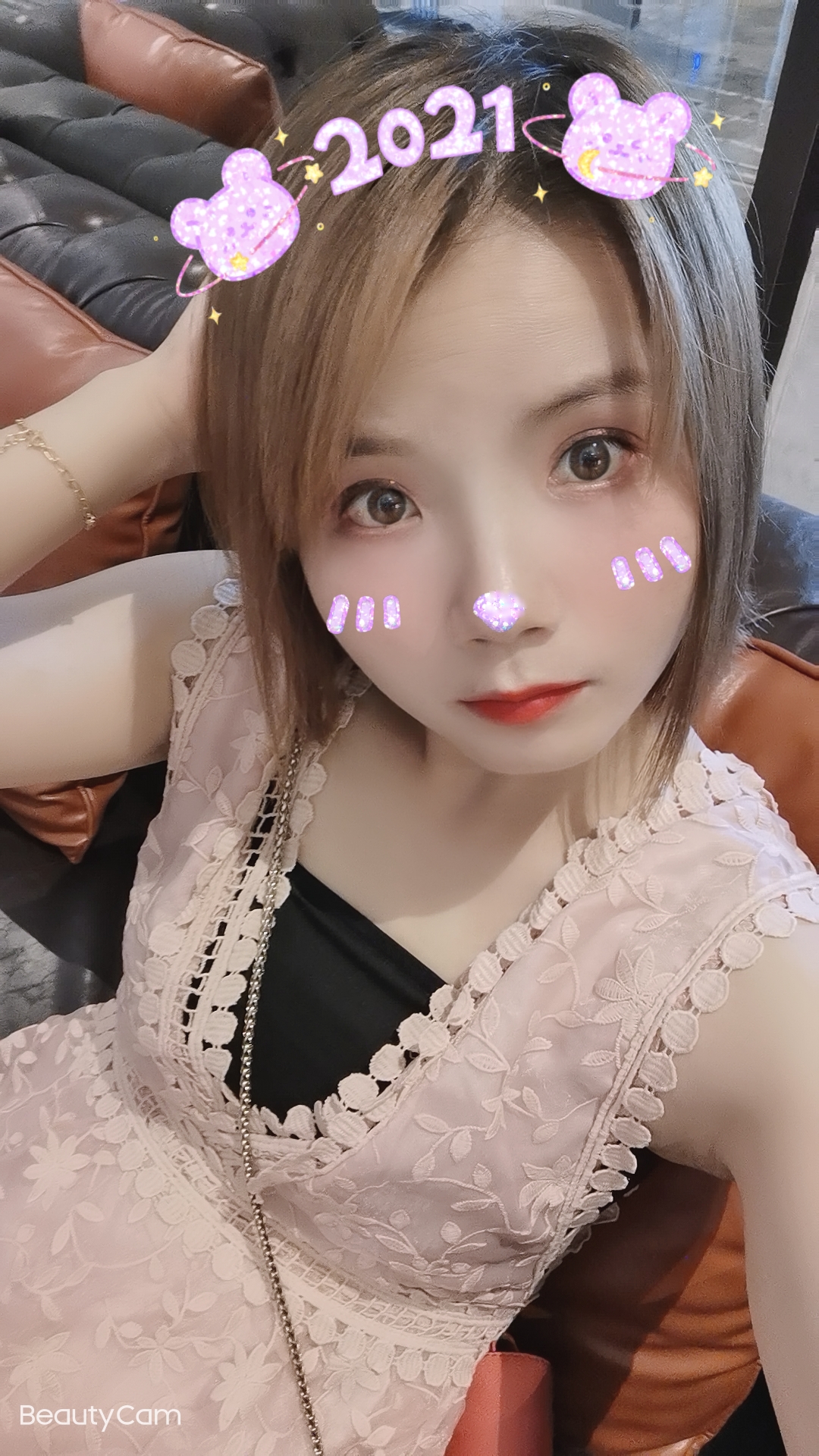 爱贪玩滴小姐姐